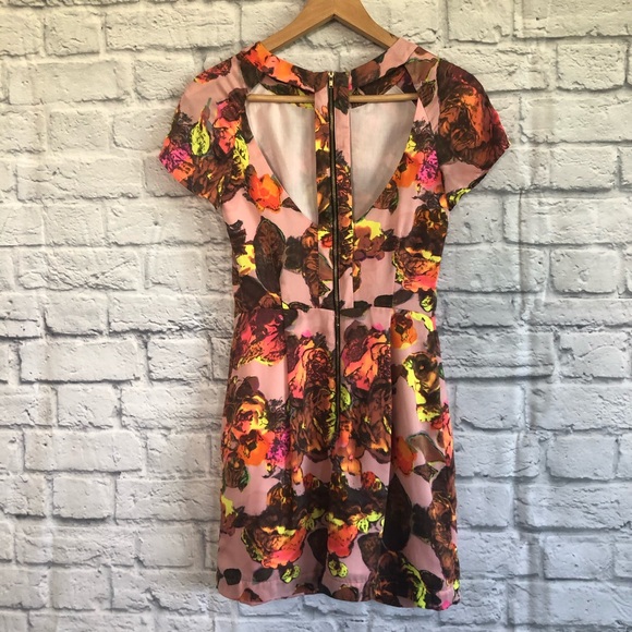 TOPSHOP Pink Floral Dress w/ Cut Out Back - Picture 2 of 8